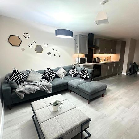Hanley, Stoke - Modern Spacious Apartments By Polkastays Buitenkant foto