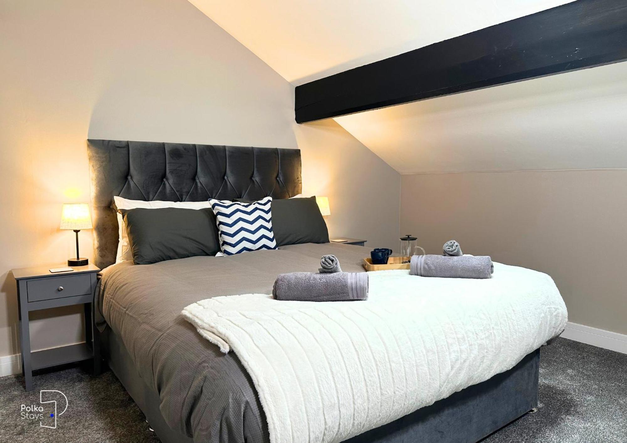 Hanley, Stoke - Modern Spacious Apartments By Polkastays Buitenkant foto