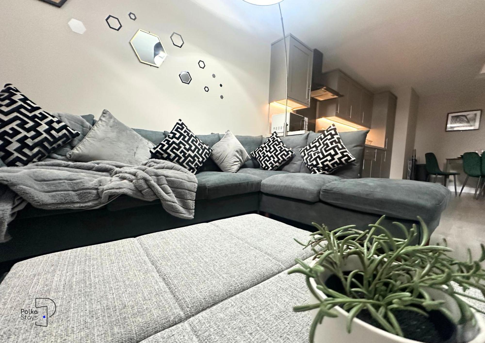 Hanley, Stoke - Modern Spacious Apartments By Polkastays Buitenkant foto